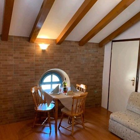 Lovely Studio Apartments Mali Raj 弗尔萨尔 外观 照片