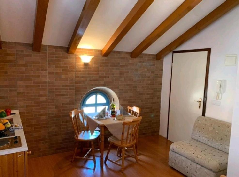 Lovely Studio Apartments Mali Raj 弗尔萨尔 外观 照片