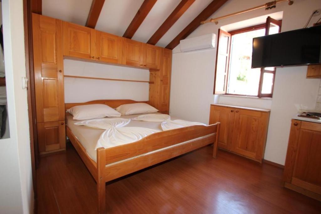 Lovely Studio Apartments Mali Raj 弗尔萨尔 外观 照片