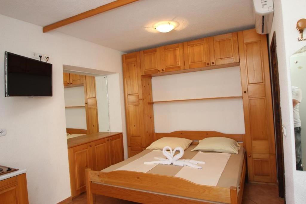 Lovely Studio Apartments Mali Raj 弗尔萨尔 外观 照片