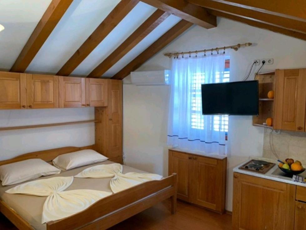 Lovely Studio Apartments Mali Raj 弗尔萨尔 外观 照片